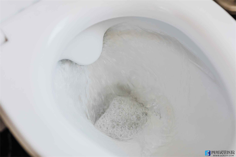 試管嬰兒移植后，便秘會(huì)影響著床嗎？(圖1)