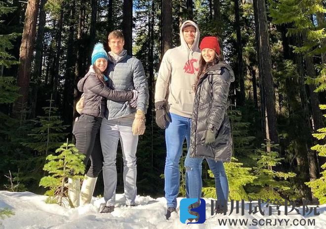 美國(guó)雙胞胎姐妹愛(ài)上雙胞胎兄弟,四人住在一起,不怕鬧烏龍(圖7)