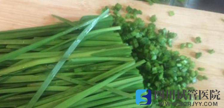 平時(shí)常見(jiàn)的韭菜雞蛋，一起搭配不僅美味，還可以保護(hù)子宮與卵巢(圖1)